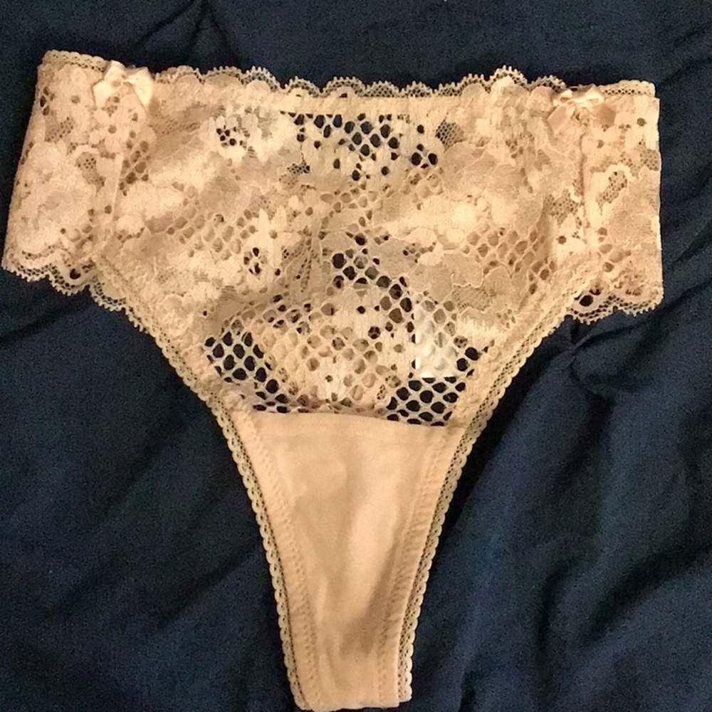 Lace High-Waisted Panties
